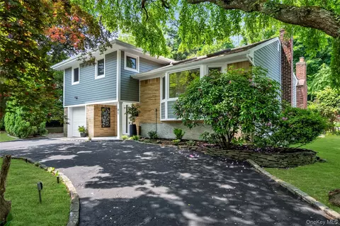27 Meadowfield Ln, Glen Cove, NY 11542