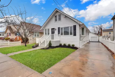 820 Jefferson St, Baldwin, NY 11510