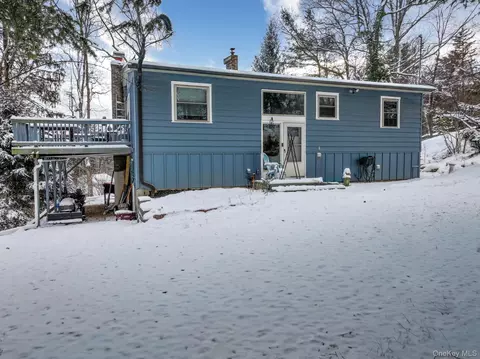 70 Kent Shore Dr, Carmel, NY 10512