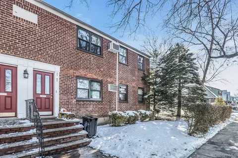 21-47 Utopia Pkwy #2, Bayside, NY 11360