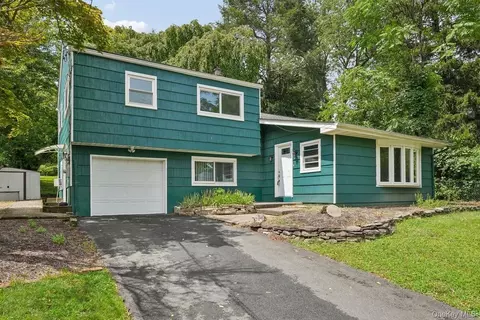 82 Stephens Rd, Orangetown, NY 10983