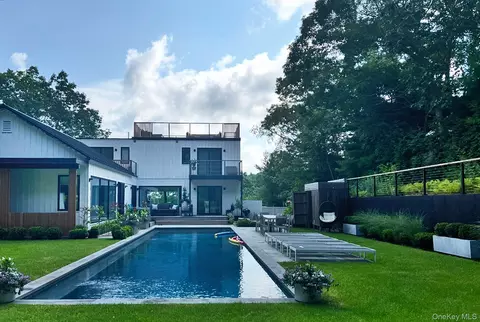 33 Oyster Pond Ln, East Hampton, NY 11937