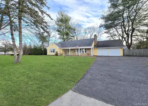 652 Hawkins Rd E, Coram, NY 11727