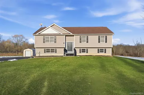22 Cook Ln, Gardiner, NY 12525