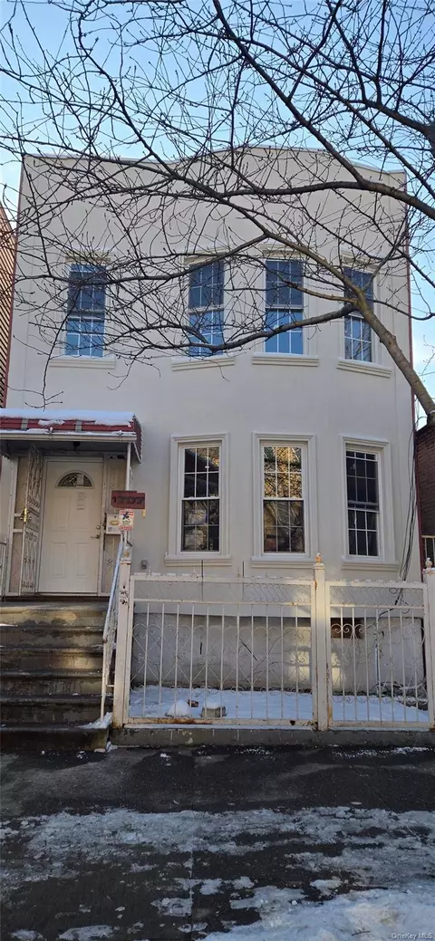 1707 Zerega Ave, New York, NY 10462