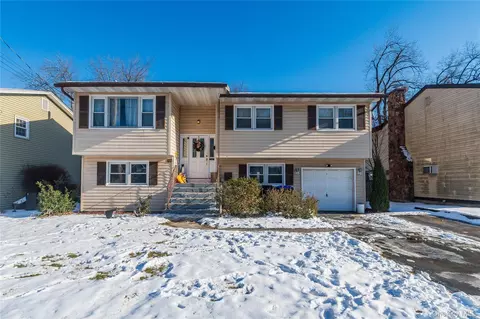19 Maryland Ave, Poughkeepsie, NY 12603