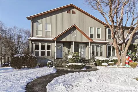 51 Hemlock Cir, Peekskill, NY 10566