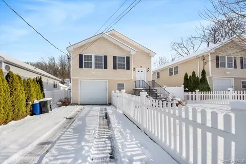52 Sears Ave, Greenburgh, NY 10523