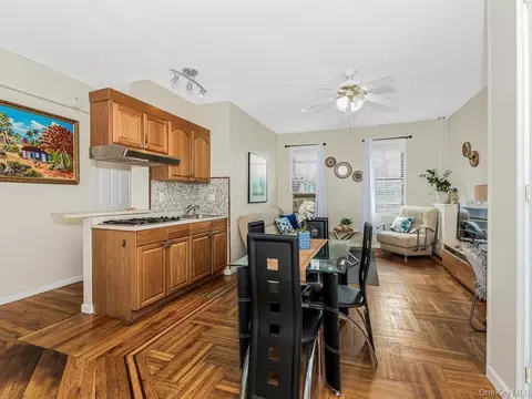 91 E 208th St #3K, Bronx, NY 10467