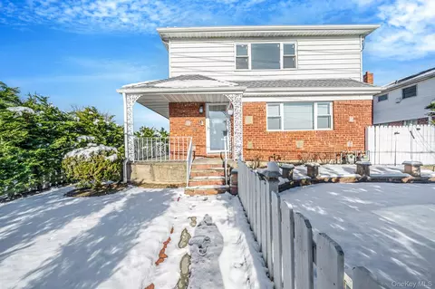 1 Munro Blvd, Valley Stream, NY 11581