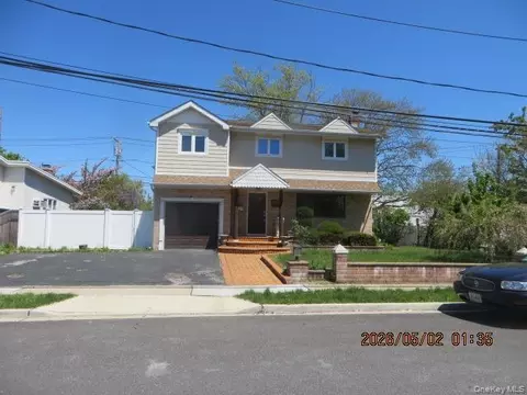 2449 Wallen Ln, North Bellmore, NY 11710