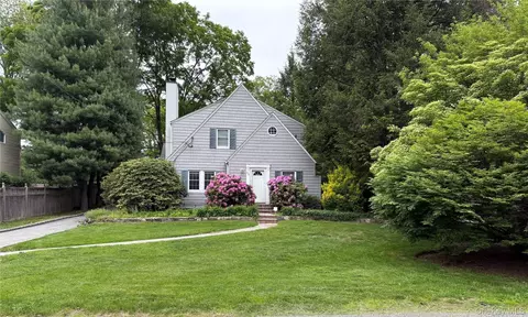 25 Maple Rd, Mount Pleasant, NY 10510