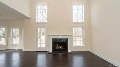 Living - 43 Malloy Rd, Shawangunk, NY 12589 photo 2 of 5