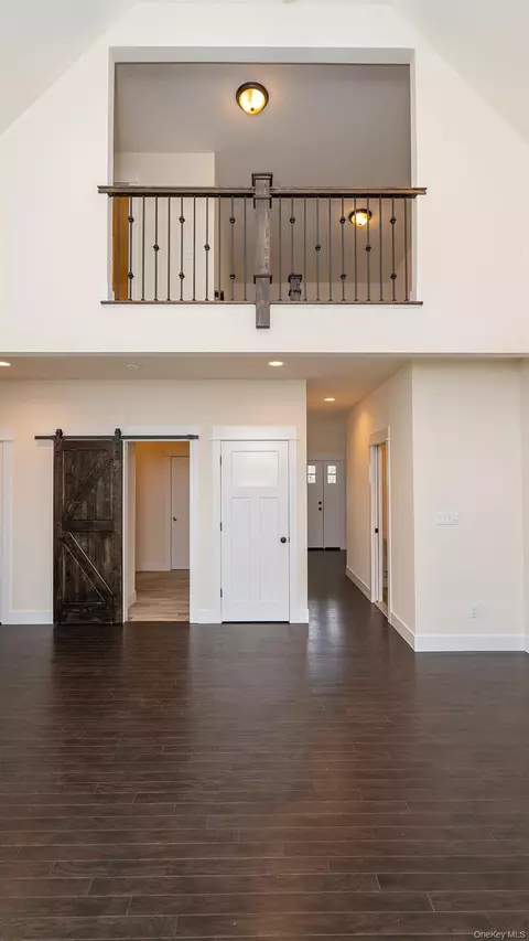 Entry Way - 43 Malloy Rd, Shawangunk, NY 12589 photo 3 of 6