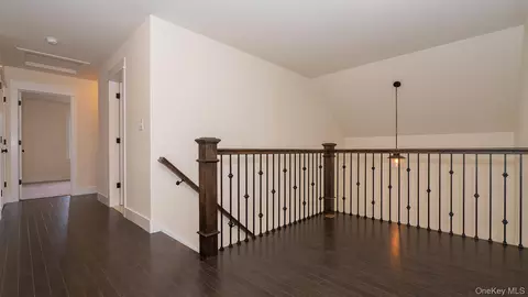 Entry Way - 43 Malloy Rd, Shawangunk, NY 12589 photo 5 of 6