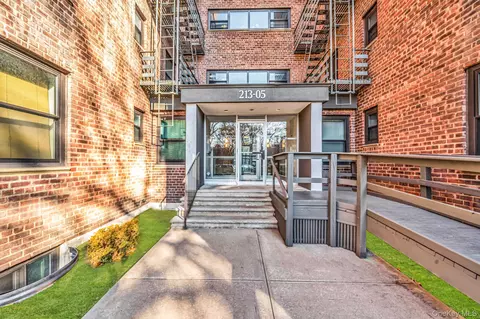 213-05 75th Ave #4N, Oakland Gardens, NY 11364