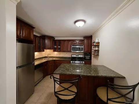Kitchen - 23 Nottingham Cir #23, Peekskill, NY 10566 photo 1 of 1