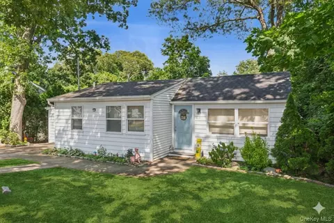 39 Gould Rd, Centereach, NY 11720