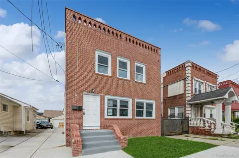 216-23 136th Rd, New York, NY 11413