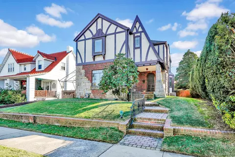 166 W Olive St, Long Beach, NY 11561