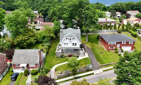 209 Van Cortlandt Park Ave, Yonkers, NY 10705