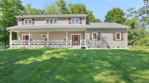 4 Cameli Dr, Wappinger, NY 12590