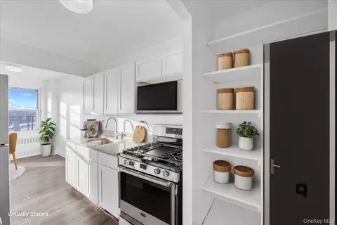 2550 Olinville Ave #8H, New York, NY 10467