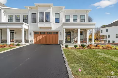 1836 Soundview Ct, Yorktown, NY 10598