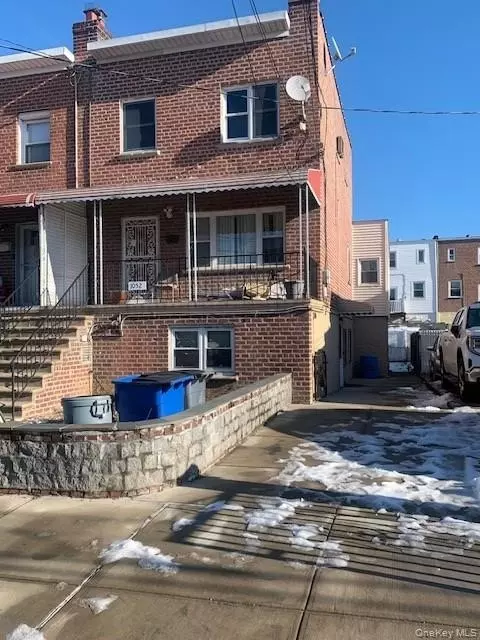 1052 Brinsmade Ave, New York, NY 10465