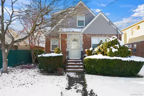 76 Westend Ave, Valley Stream, NY 11580