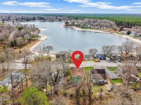 244 Lakeside Trl, Ridge, NY 11961