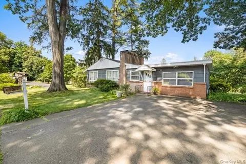 9 Beech St, Newburgh, NY 12550