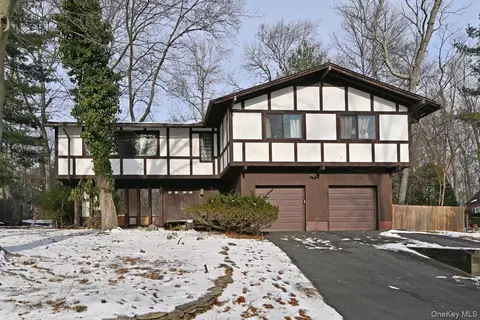 11 Lomond Ave, Ramapo, NY 10977