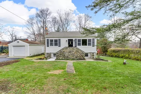 21 Reading Rd, Patterson, NY 12563