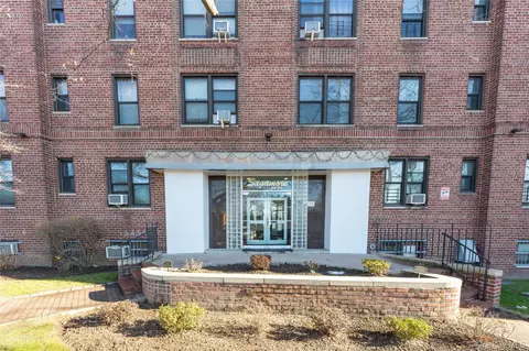 84-31 Van Wyck Expy #3C, Briarwood, NY 11435