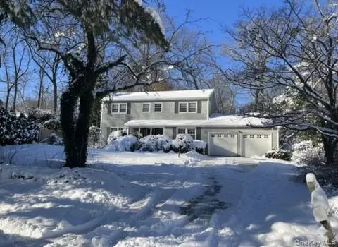 38 Amherst Ct, Huntington, NY 11743