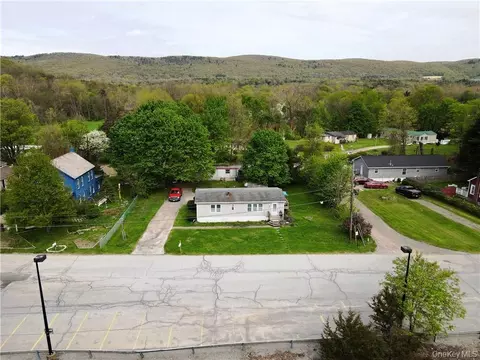 3 Pine Dr, Dover, NY 12564