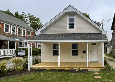 308 East Ave, Riverhead, NY 11901