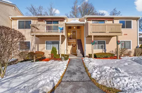 96 Molly Pitcher Ln #H, Yorktown, NY 10598