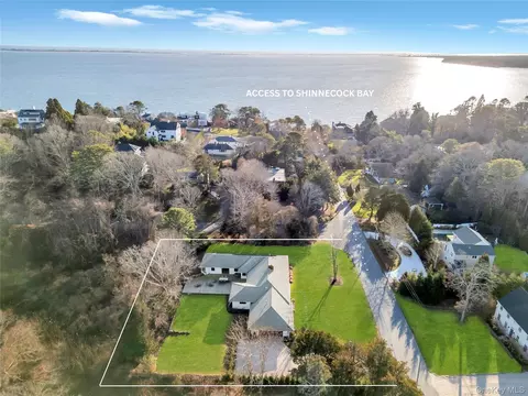 10 Lenape Rd, Southampton, NY 11968