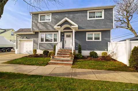 2778 King St, Oceanside, NY 11572