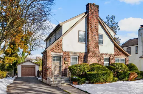 323 Wagner Ave, Mamaroneck, NY 10543
