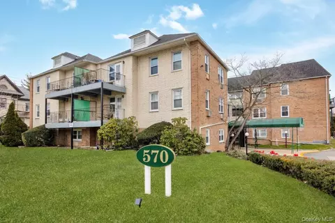 570 Broadway #16A, Lynbrook, NY 11563