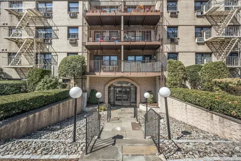 2261 Palmer Ave #2M, New Rochelle, NY 10801