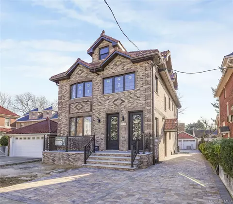 146-18 Laburnum Ave, Flushing, NY 11355