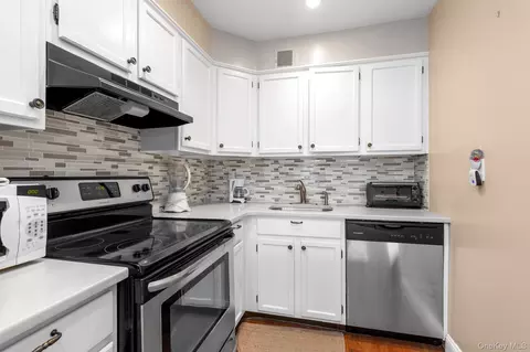 166-31 9th Ave #8A, New York, NY 11357 photo 2
