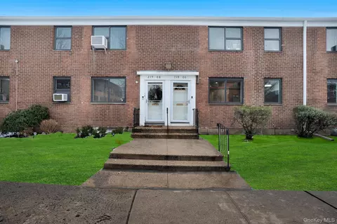219-06 67 Ave #1, Oakland Gardens, NY 11364