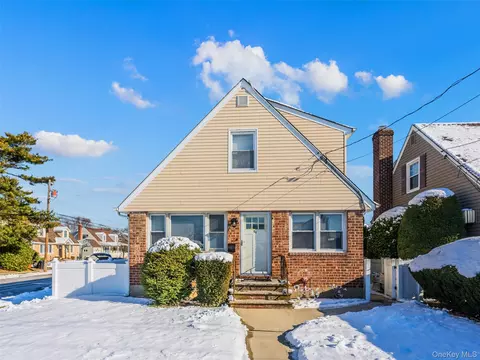 94 Sheridan Blvd, North Hempstead, NY 11501
