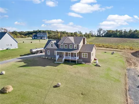 13 Harrier Ridge Dr, Shawangunk, NY 12589