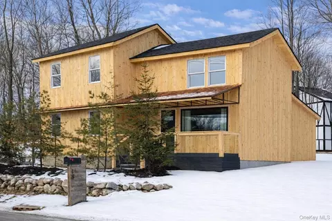 15 Phillips St, Middletown, NY 10940